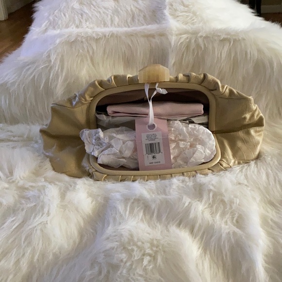 Louise et Cie Handbags - Style Lo-Loni-CL leather clutch